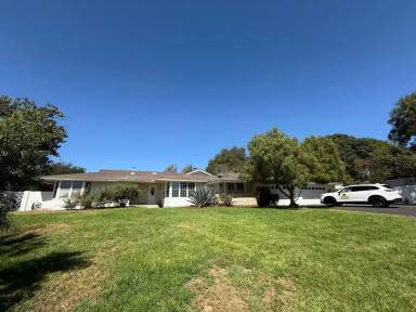 Main picture of 2189 Lake Marie Dr