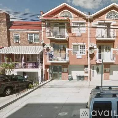 Main picture of 59 15 Van Doren St
