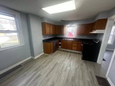 Main picture of 2613 Seneca St