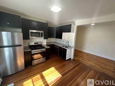 Main picture of 60 Pleasant St