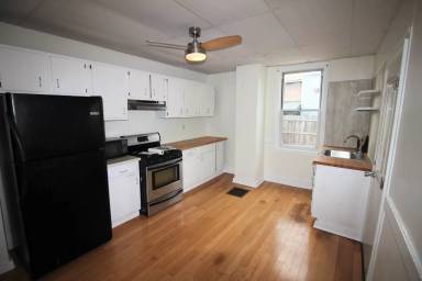 Main picture of 452 Pearl St