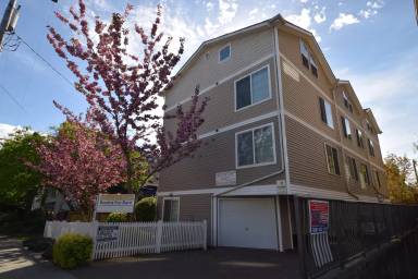 Main picture of 4245 8th Ave NE