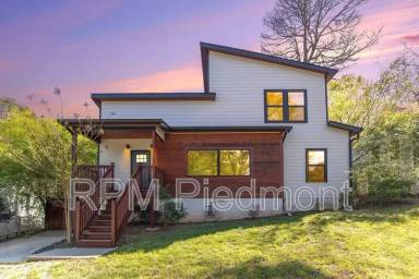 Main picture of 864 Melrose Dr SW