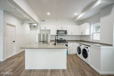 Main picture of 1426 Junction St