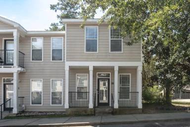 Main picture of 2400 Fred Smith Rd