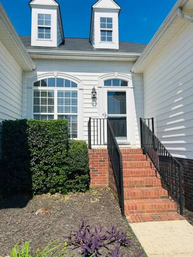 Main picture of 711 Dutchman Ct
