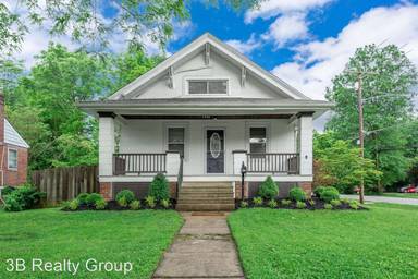 Main picture of 1499 Beacon St