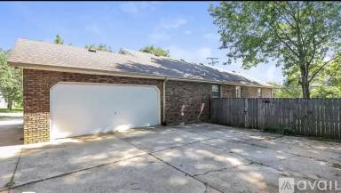 Main picture of 104 Cedar Bend Ct