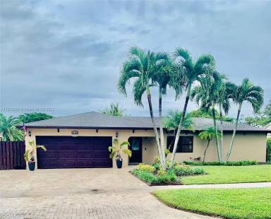 Main picture of 11525 SW 54th St
