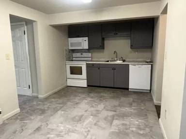 Main picture of 2833 3rd Ave SE