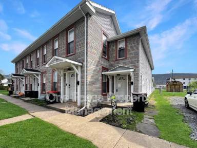 Main picture of 422 E Bald Eagle St