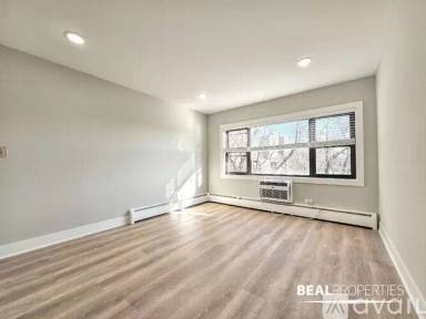 Main picture of 555 W Stratford Pl