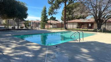 Main picture of 425 N Lamb Blvd