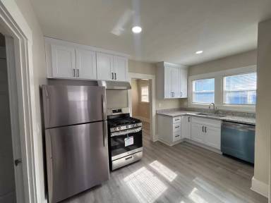 Main picture of 706 E 12th St