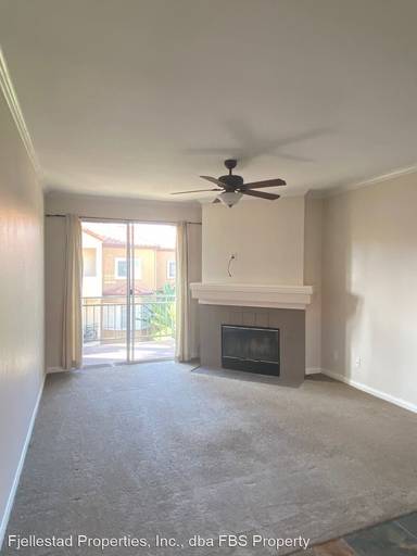 Main picture of 2250 Camino de la Reina