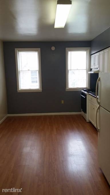 Main picture of 1913 Larkins Way