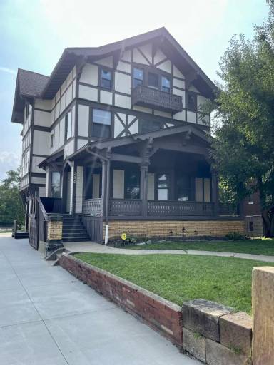 Main picture of 258 W Market St