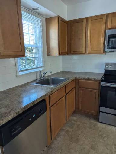 Main picture of 501 Maple Ave