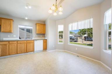 Main picture of 14237 Carolina St