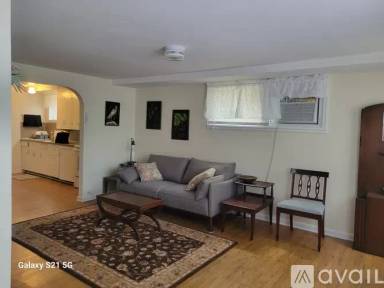 Main picture of 108 W 9th St