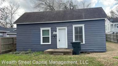 Main picture of 2649 Royal Ave