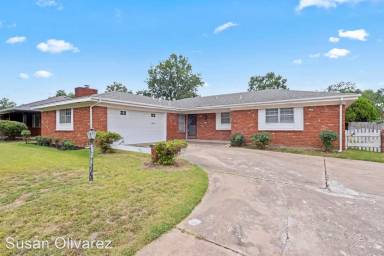 Main picture of 6848 E 56th St