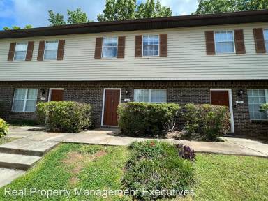 Main picture of 2940-2946 Spruce Cir