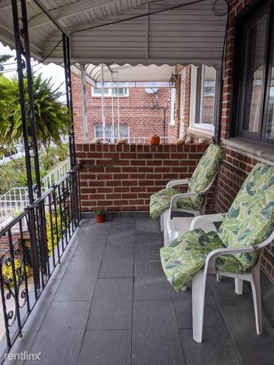 Main picture of 51 E 51st St