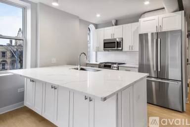 Main picture of 4637 N Ashland Ave