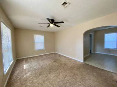 Main picture of 614 W Iowa Ave