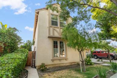 Main picture of 269 S Sonrisa St