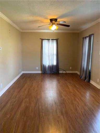 Main picture of 5534 Lexington Rd