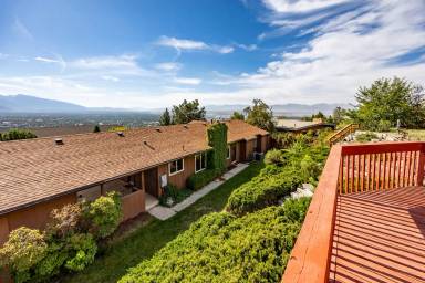 Main picture of 837 E Northcrest Dr