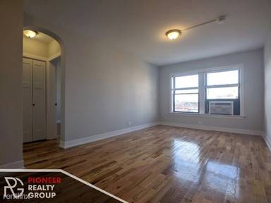 Main picture of 550 W Arlington Pl Apartments