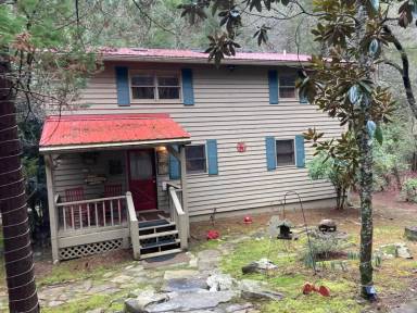 Main picture of 61 River Bend Dr