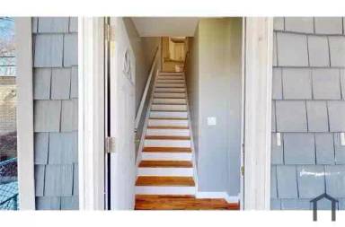 Main picture of 61 Roe St