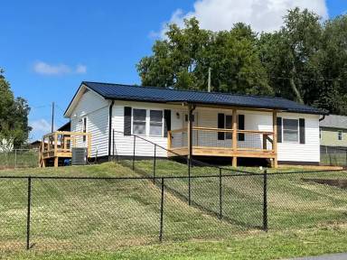 Main picture of 7 Jones Cir