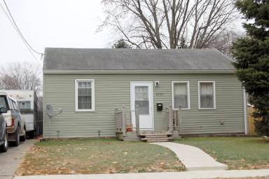 Main picture of 1707 Searle St