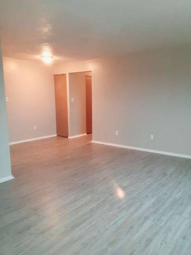 Main picture of 16015 Euclid Ave