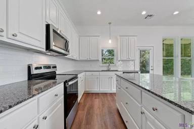 Main picture of 603 Lake Shelf Dr