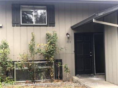 Main picture of 301 SW Lakeshore Dr