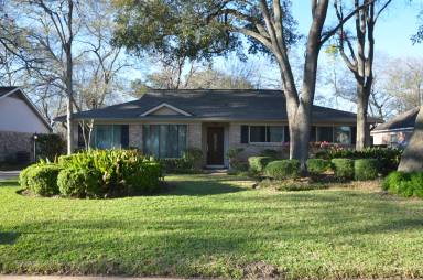 Main picture of 13722 Lynnwood Ln