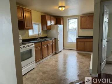 Main picture of 737 Coffeen St