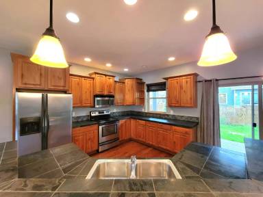 Main picture of 1679 Gale Ct