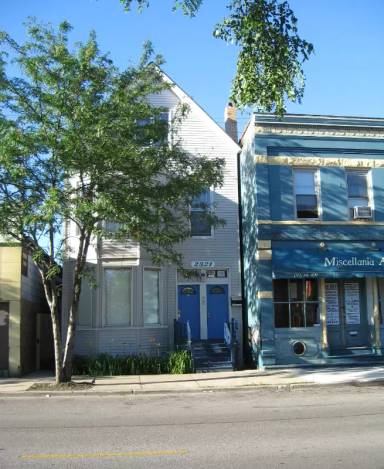 Main picture of 2321 W Belmont Ave