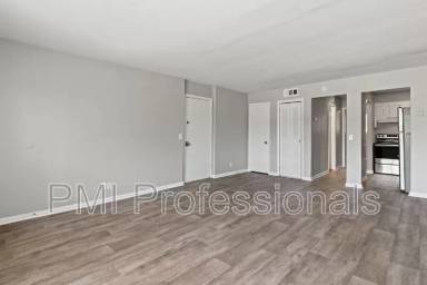 Main picture of 800 Anderson Ln