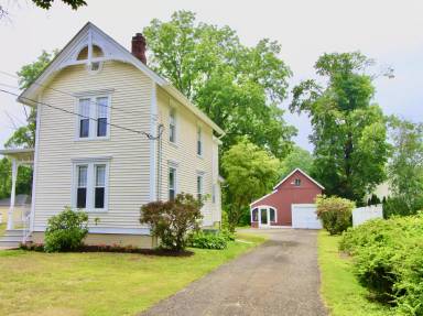 Main picture of 10 Church St