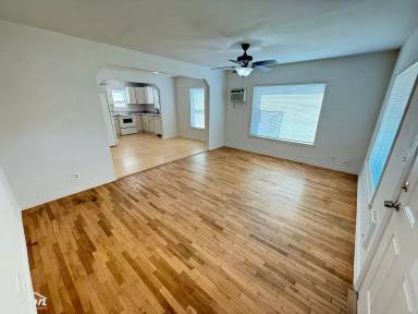 Main picture of 1005 S 33rd Ave