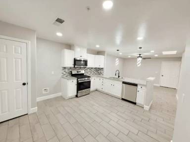 Main picture of 4141 Teal St