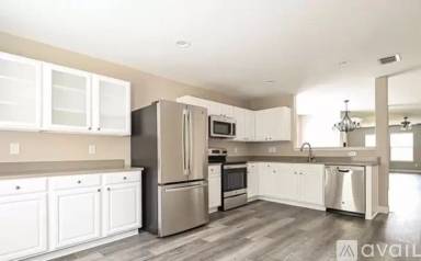 Main picture of 536 Laurel Ln